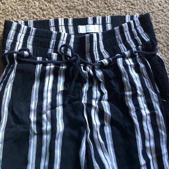 Flowy pants - Picture 3 of 3